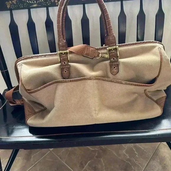 The Limited Weekender/Overnight Bag - Picture 7 of 8